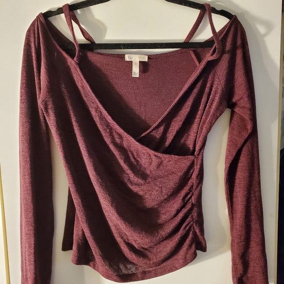 Leith Cold Shoulder Faux Wrap Top Burgundy Size Small - Picture 5 of 9